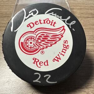 1990’s Detroit Red Wings DINO CICCARELLI Autographed Official Game Hockey Puck